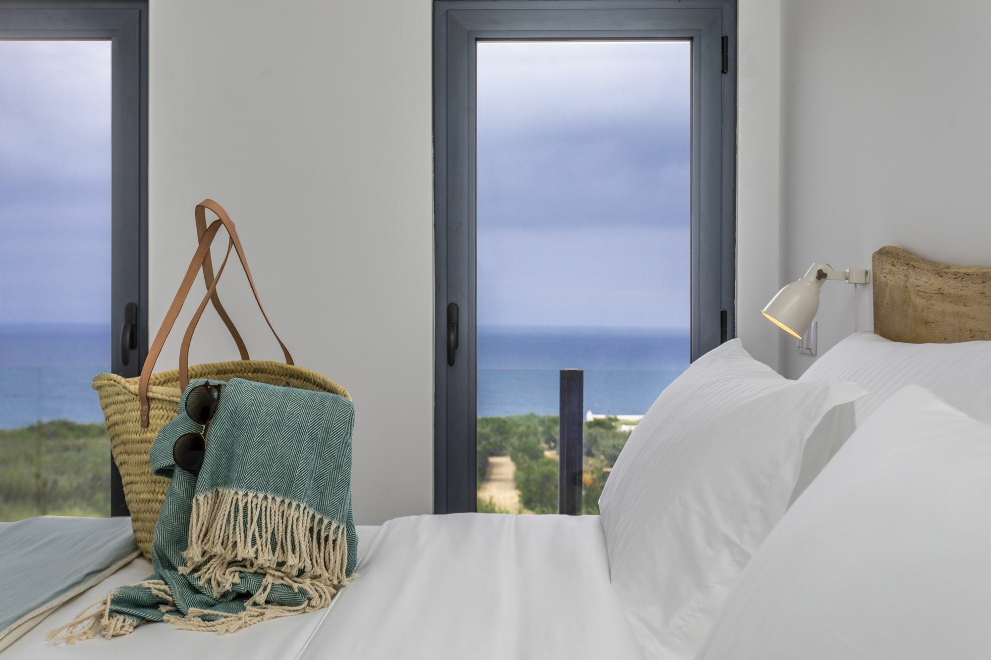 Aparthotel And The Sea